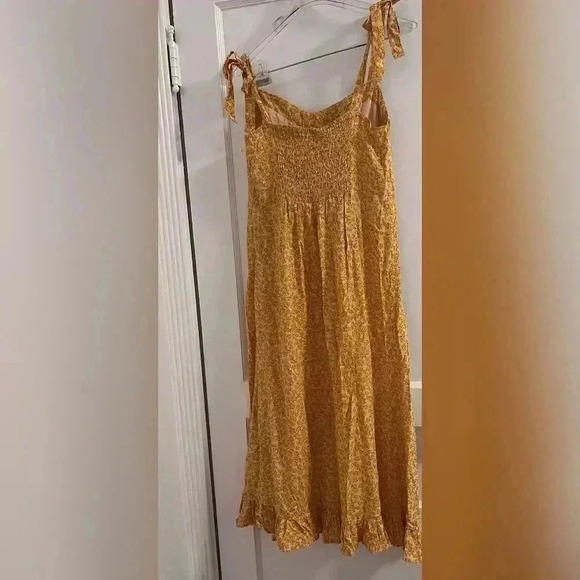 AUGUSTE
DEAN GIA MIDI DRESS IN
YELLOW - Picture 6 of 8